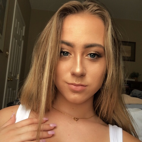 Meet your Posher, Kaysie - Picture 1 of 1